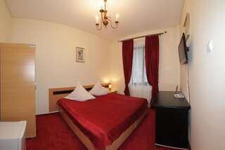 Отель Hotel Stavilar Синая Стандартный двухместный номер с 1 кроватью или 2 отдельными кроватями-9
